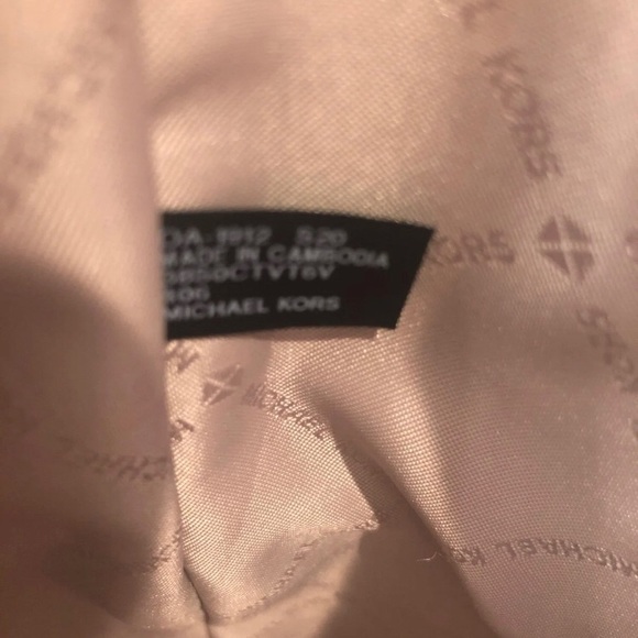 Michael Kors Jet Set Carryall Tote Navy Patent - Picture 10 of 11